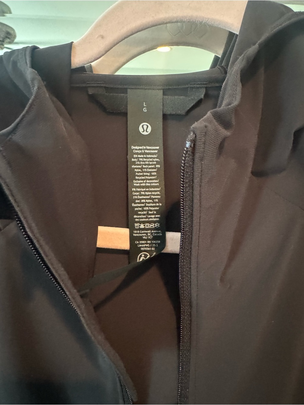 Lululemon Men's Black Hooded Zip Shirt Jacket - Picture 4 of 5